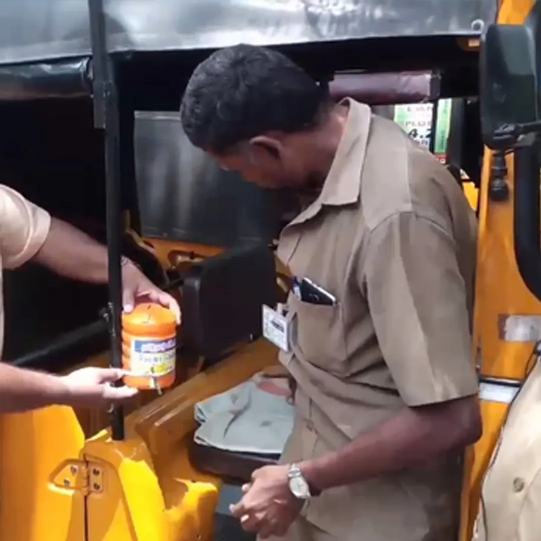 Auto drivers for funding Kerala people